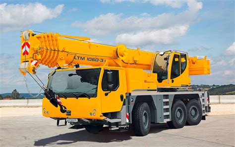 Автокран Liebherr LTM 1060 грузоподъёмностью 60 тонн