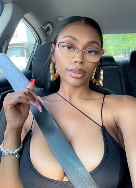 We both know @ caramello – @melaninglamour on Tumblr