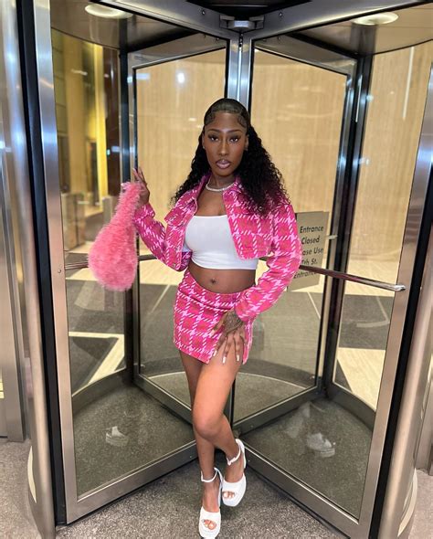 Raye Rose (@rayee_rosee) • Instagram photos and videos