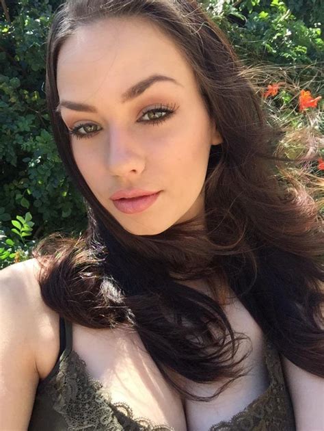 Madi Meadows Pictures (21 Images)