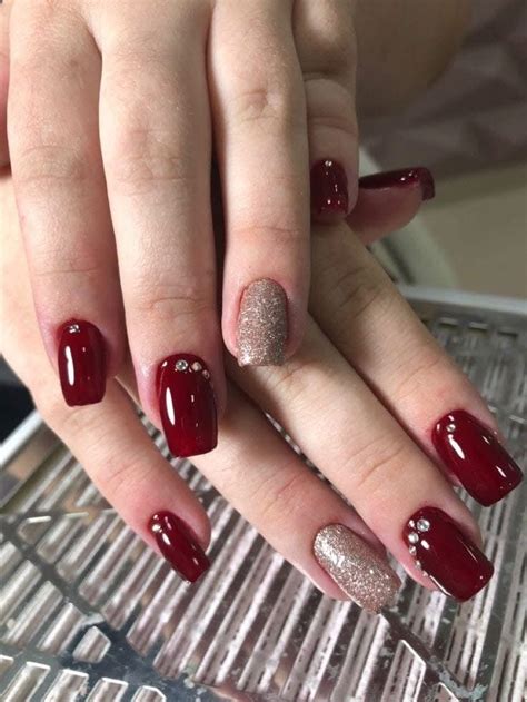 Unha Vermelha Com Pedrinhas - Unhas de vermelho | Unha vermelha com pedrinha, Unhas vermelhas com ...