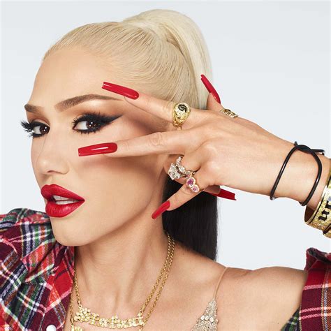 Gwen Stefani Reveals How to Achieve Her Iconic Red Lip | Who What Wear