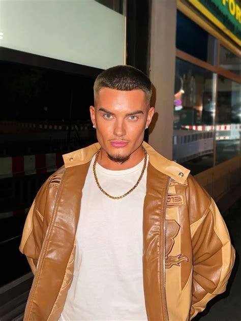 Ex-Dschungelcamperin Leila Lowfire packt über Brust-OP aus: „Nicht so