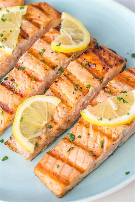 Grilled Salmon Fillet Grilled Salmon Fillet With Creamy Spinach